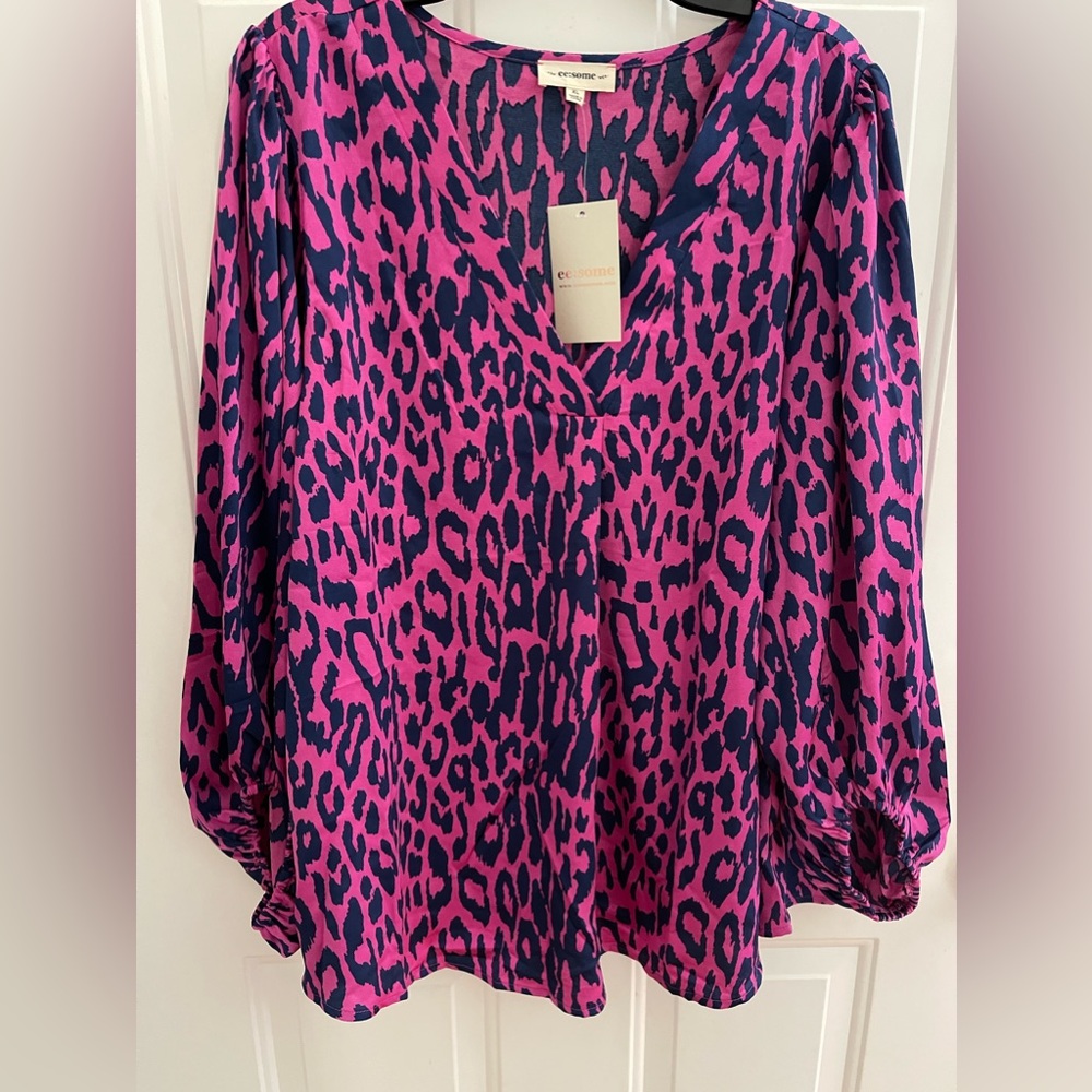 V neck leopard print long sleeve flowy top in xl